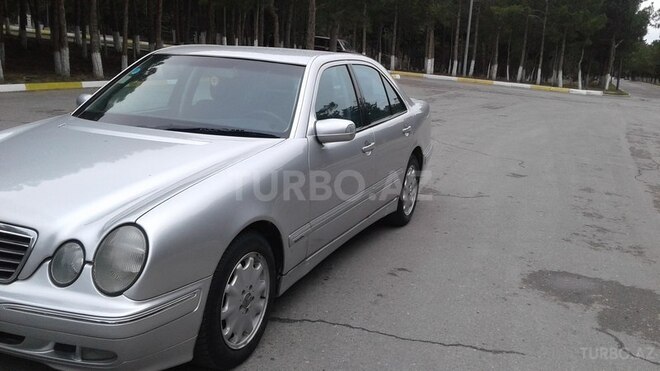 Mercedes E 220 2000, 319,142 km - 2.2 l - Bakı