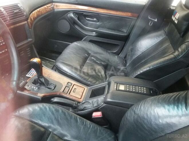 BMW 540 2000, 170,000 km - 5.4 l - İmişli