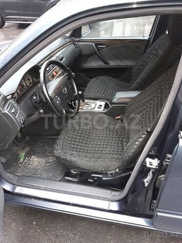 Mercedes E 260 2000, 25,600 km - 2.6 l - Bakı