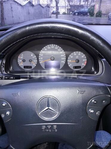 Mercedes E 260 2000, 25,600 km - 2.6 l - Bakı