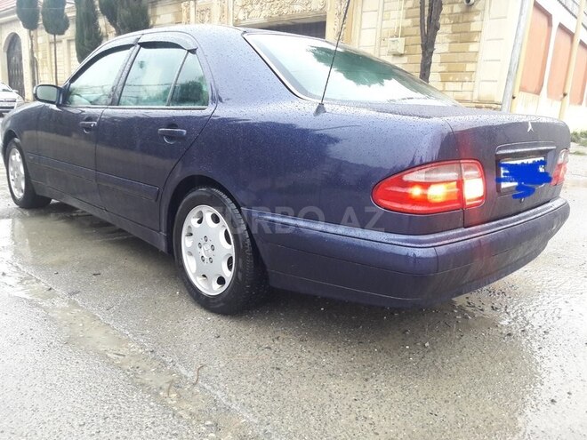Mercedes E 220 2000, 280,000 km - 2.2 l - Bakı