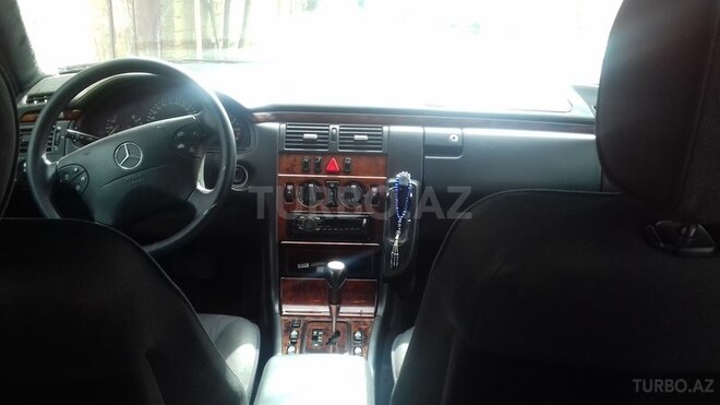 Mercedes E 280 1999, 150,000 km - 2.8 л - Bakı