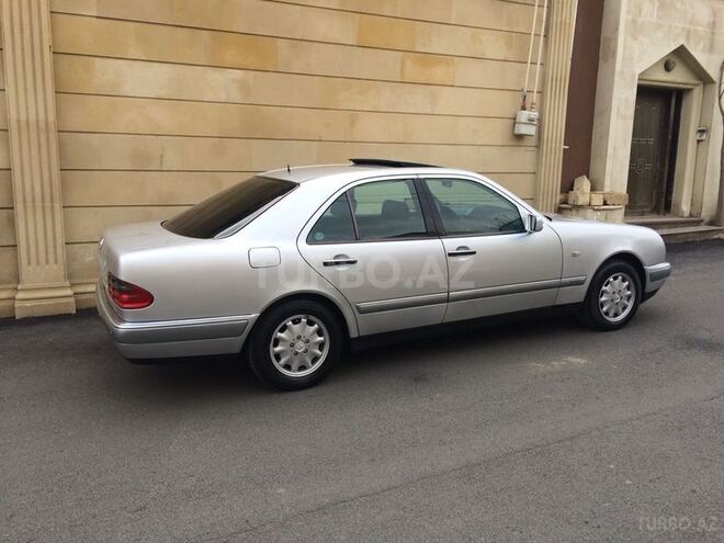 Mercedes E 240 1998, 312,000 km - 2.4 л - Bakı