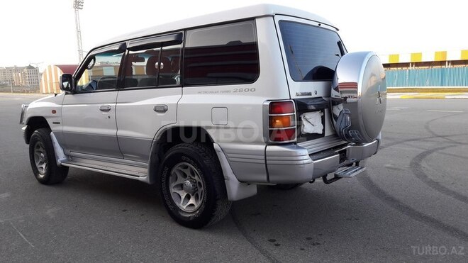 Mitsubishi Pajero 2011, 257,000 km - 2.8 l - Bakı