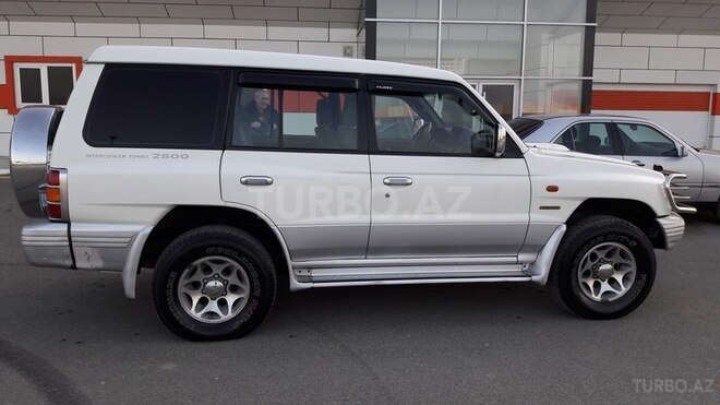 Mitsubishi Pajero 2011, 257,000 km - 2.8 l - Bakı