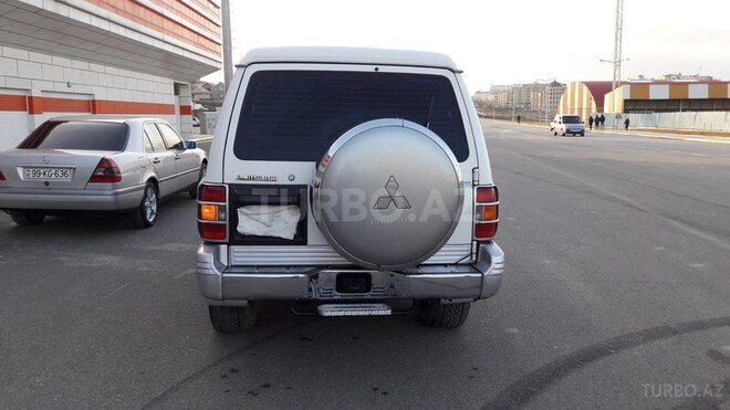 Mitsubishi Pajero 2011, 257,000 km - 2.8 l - Bakı