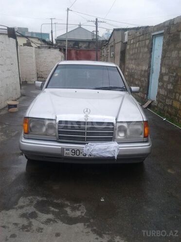 Mercedes E 200 1992, 100,000 km - 2.0 l - Bakı