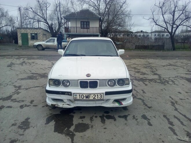 BMW 525 1989, 450,000 km - 2.5 l - Xaçmaz