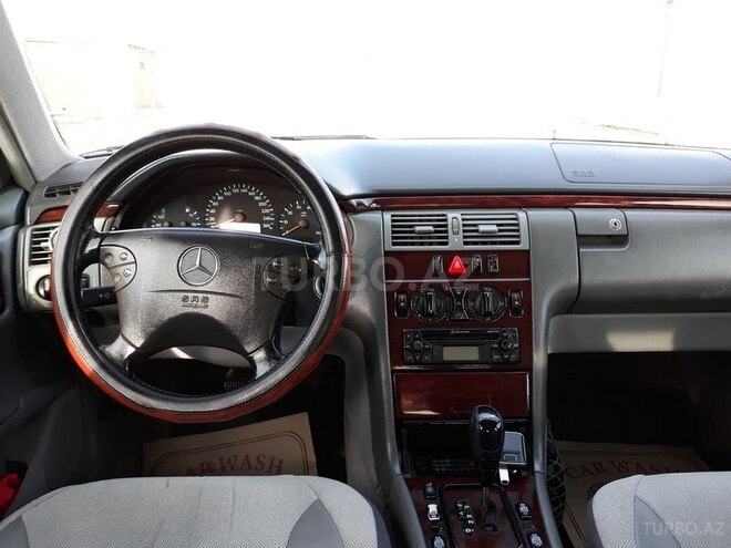 Mercedes E 200 2002, 255,000 km - 2.0 l - Bakı