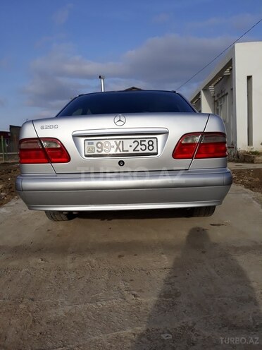 Mercedes E 200 2002, 255,000 km - 2.0 l - Bakı