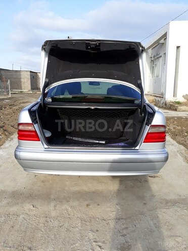 Mercedes E 200 2002, 255,000 km - 2.0 l - Bakı
