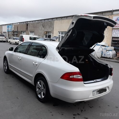 Skoda Superb 2011, 113,000 km - 1.8 l - Bakı