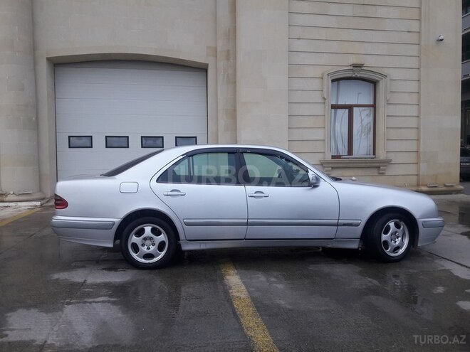 Mercedes E 200 1999, 343,000 km - 2.2 л - Bakı