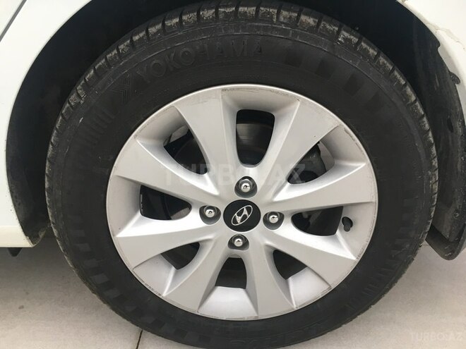 Hyundai Accent 2015, 30,000 km - 1.4 l - Bakı