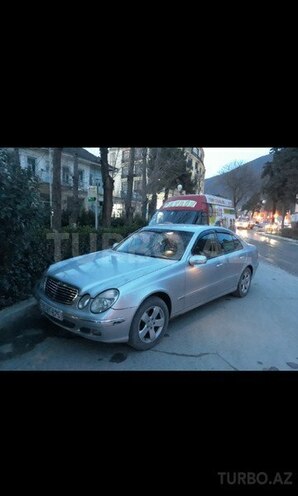 Mercedes E 270 2002, 300,000 km - 2.7 l - Şəki
