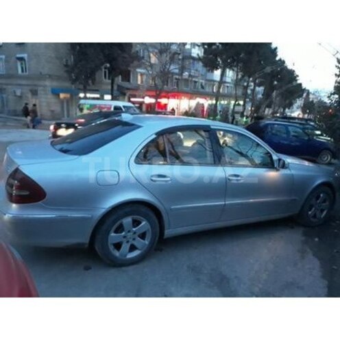 Mercedes E 270 2002, 300,000 km - 2.7 l - Şəki