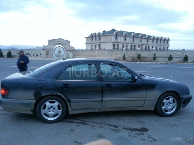 Mercedes E 220 2001, 400,000 km - 2.2 l - Bakı