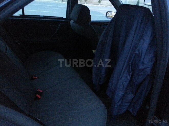 Mercedes E 220 2001, 400,000 km - 2.2 l - Bakı