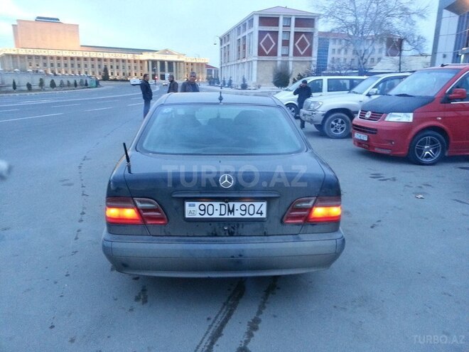 Mercedes E 220 2001, 400,000 km - 2.2 l - Bakı