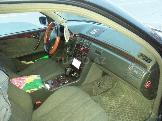 Mercedes E 220 2001, 400,000 km - 2.2 l - Bakı