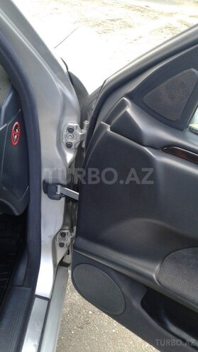 Mercedes E 220 2000, 319,142 km - 2.2 l - Bakı