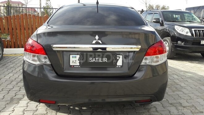Mitsubishi Attrage 2014, 98,700 km - 1.2 л - Bakı