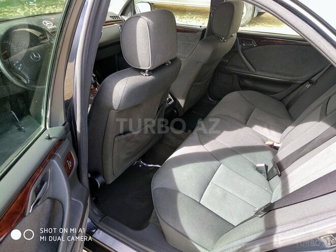 Mercedes E 220 2001, 260,000 km - 2.0 l - Bakı