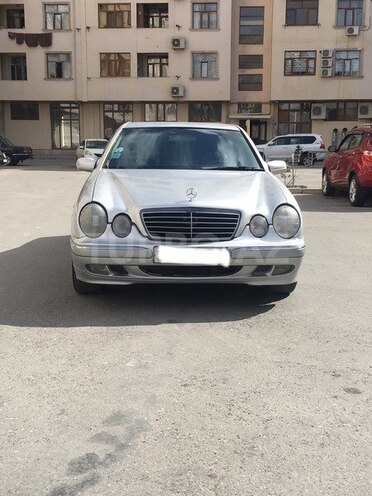 Mercedes E 200 2001, 270,000 km - 2.0 l - Bakı