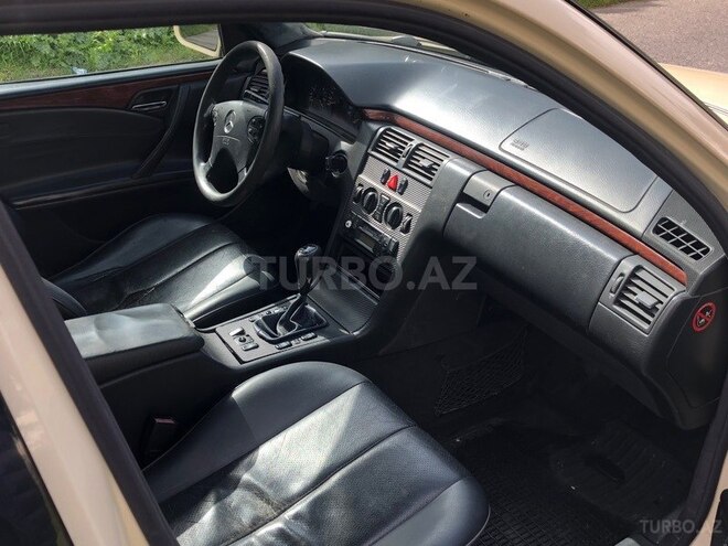 Mercedes E 220 2000, 380,000 km - 2.0 l - Bakı