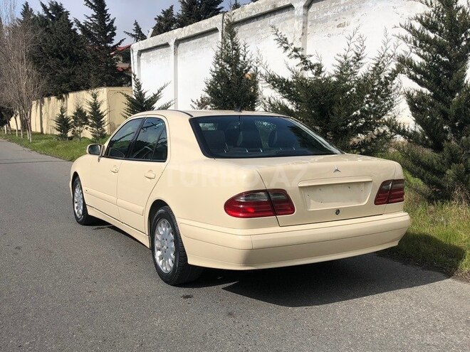 Mercedes E 220 2000, 380,000 km - 2.0 l - Bakı