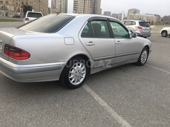 Mercedes E 200 2001, 250,000 km - 2.0 l - Bakı