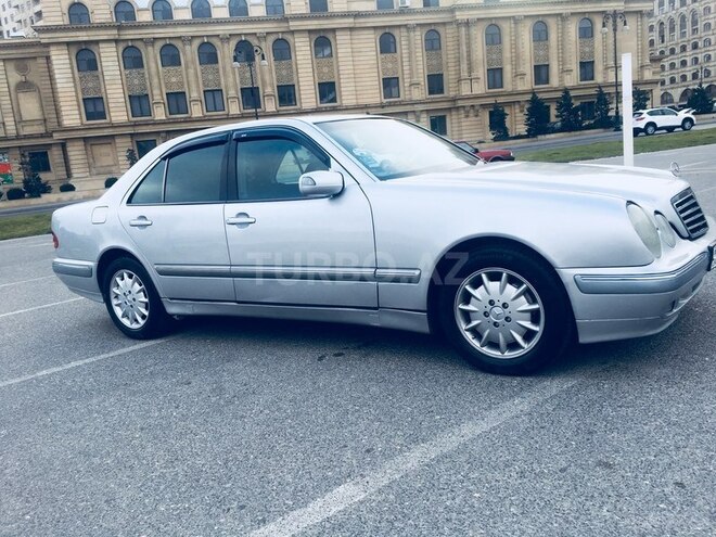 Mercedes E 200 2001, 250,000 km - 2.0 l - Bakı