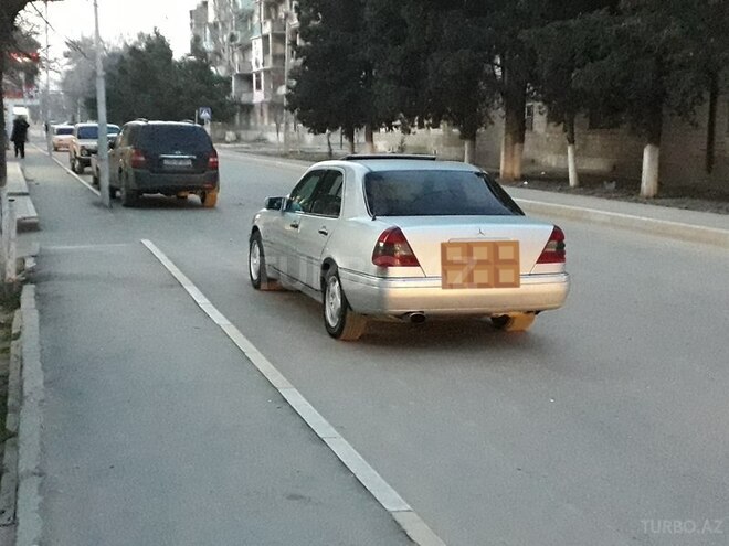 Mercedes C 220 1994, 298,000 km - 2.2 l - Sumqayıt