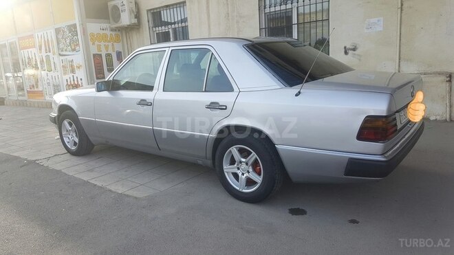 Mercedes E 250 1991, 432,000 km - 2.5 l - Bakı