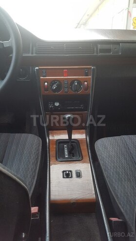 Mercedes E 250 1991, 432,000 km - 2.5 l - Bakı