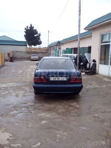 Mercedes E 220 1999, 52,424 km - 2.2 l - Şabran