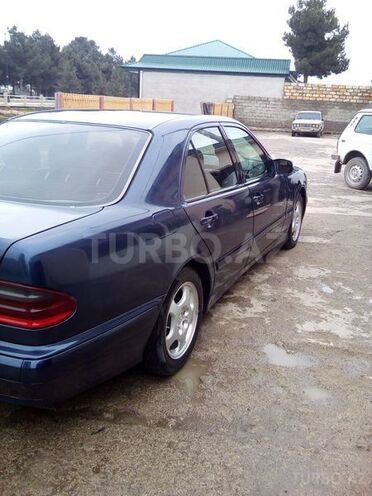 Mercedes E 220 1999, 52,424 km - 2.2 l - Şabran