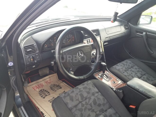 Mercedes C 220 2000, 384,000 km - 2.2 l - Bakı