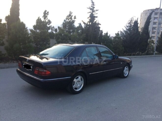 Mercedes E 240 1998, 322,000 km - 2.4 l - Bakı