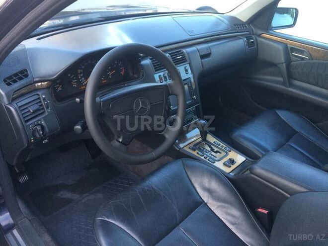 Mercedes E 240 1998, 322,000 km - 2.4 l - Bakı