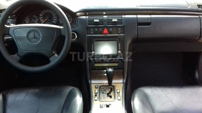 Mercedes E 240 1998, 322,000 km - 2.4 l - Bakı