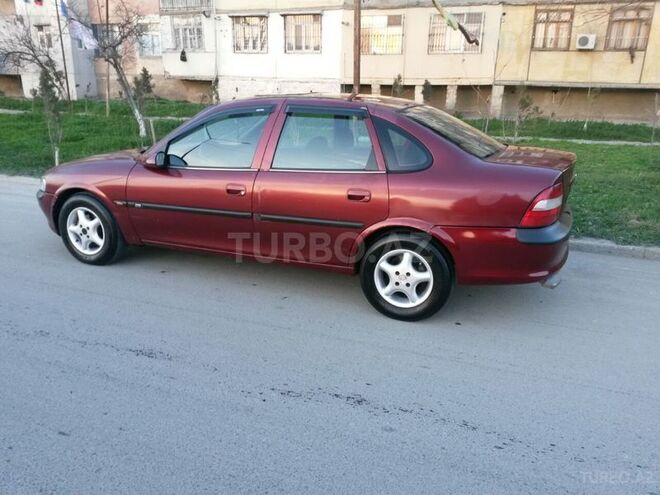 Opel Vectra 1995, 285,632 km - 1.6 l - Sumqayıt