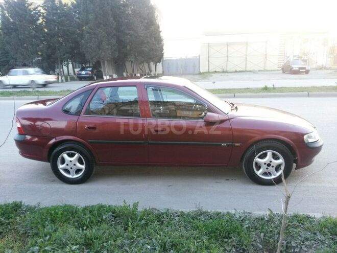 Opel Vectra 1995, 285,632 km - 1.6 l - Sumqayıt