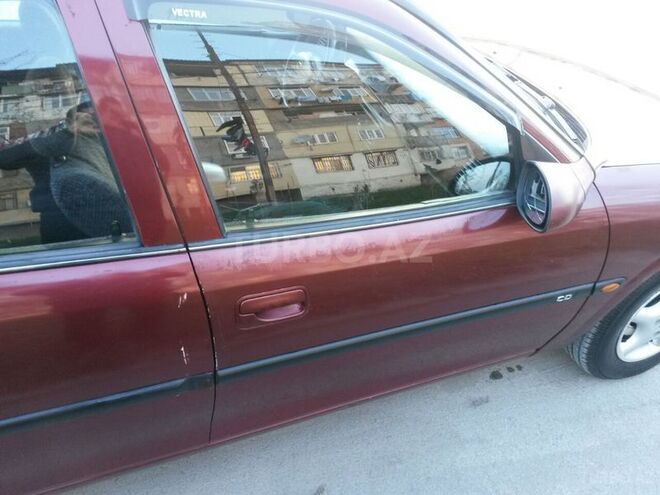 Opel Vectra 1995, 285,632 km - 1.6 l - Sumqayıt