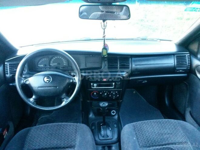 Opel Vectra 1995, 285,632 km - 1.6 l - Sumqayıt