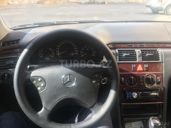 Mercedes E 200 2001, 250,000 km - 2.0 l - Bakı