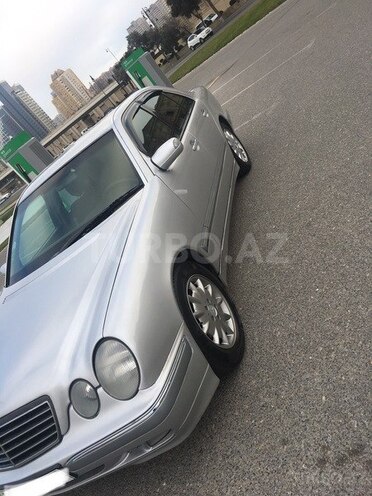 Mercedes E 200 2001, 250,000 km - 2.0 l - Bakı
