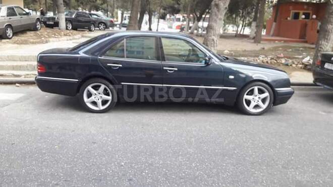 Mercedes E 240 1999, 269,500 km - 0.3 l - Bakı