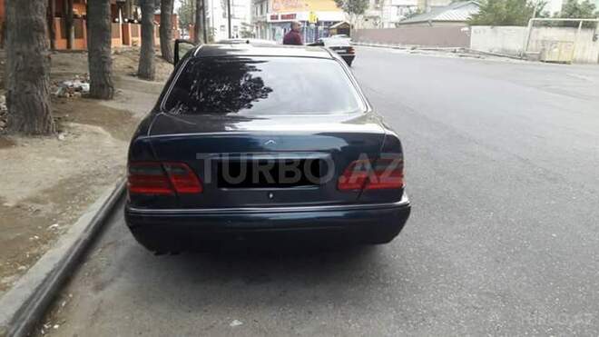 Mercedes E 240 1999, 269,500 km - 0.3 l - Bakı