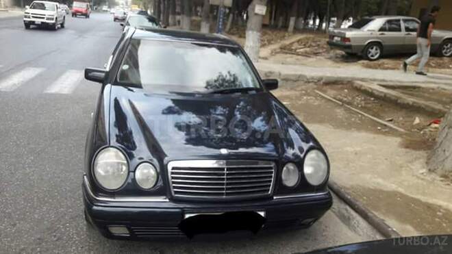 Mercedes E 240 1999, 269,500 km - 0.3 l - Bakı